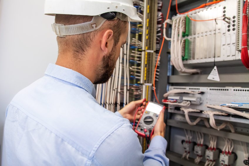 professionnel en électricité